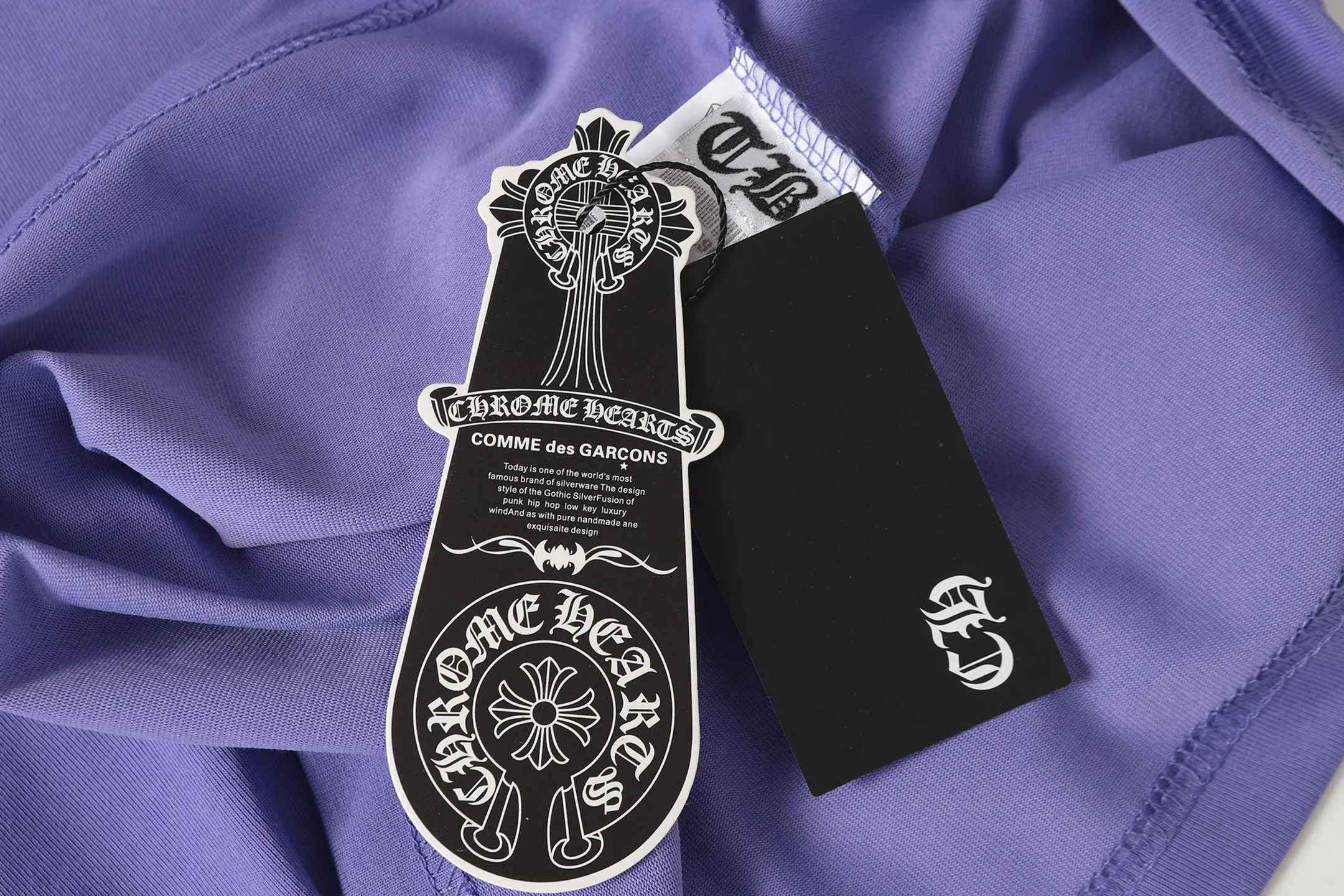 P150 Cross-border model, please do not place an order if you are pursuing quality -Chrome Hearts/Chrome Hearts graffiti printed popular short-sleeved T-shirt -High weight, high density and high quality. The wool is soft, delicate and skin-friendly. It feels soft and silky. It has excellent warmth and skin-friendly properties. -Customized weaving and dyeing, no color difference, no matter the fabric or workmanship details, beat the ordinary version on the market -Colour: Purple -Size: S M L XL